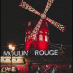 Le Moulin Rouge dans toute sa Splendeur Nocturne